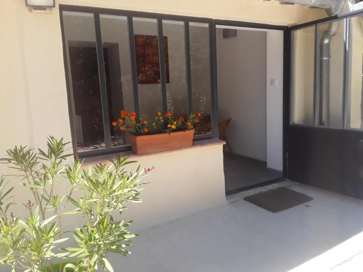 Chambres D'Hotes Lovely Planette Nimes Exterior photo