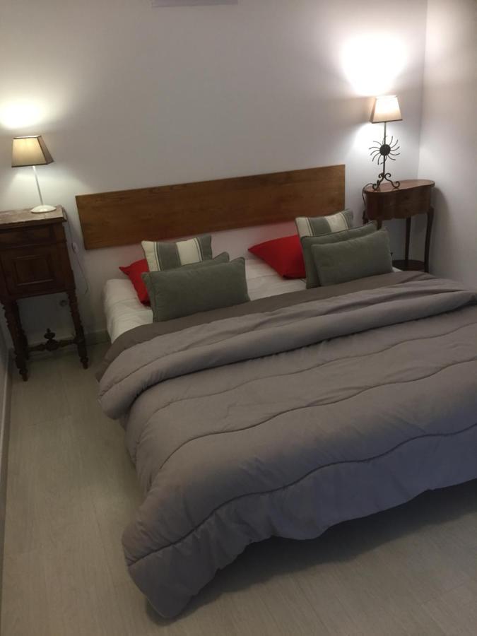Chambres D'Hotes Lovely Planette Nimes Exterior photo