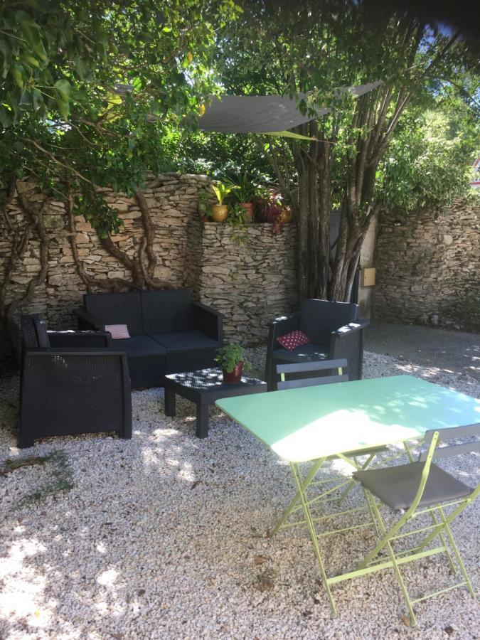 Chambres D'Hotes Lovely Planette Nimes Exterior photo